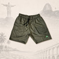 Short Essential Oliva — fundo claro do Rio