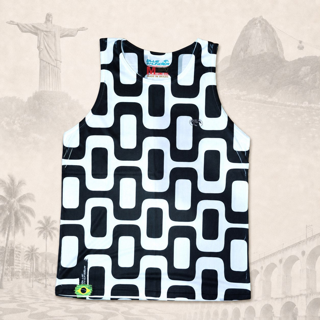 Regata Ipanema Black & White — fundo claro do Rio